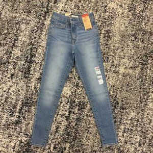 Levi's Women's Jeans 26X28 - 720 High Rise Super Skinny - New With Tags
